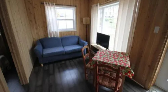 Tadou-Shack, Rezerwuj Hotel Hotele w Manicouagan z parkingiem, Parking