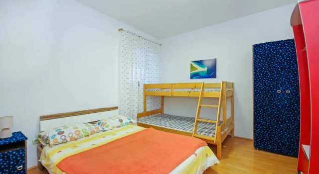 Apartments Makarska, Varaa Huoneisto Hotellit Split-Dalmatia pysäköinnillä, Pysäköinti