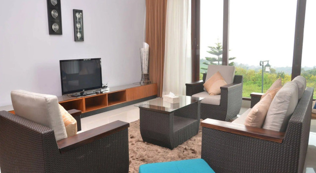 Harmony Hilltop City View 4BR Villa With Pool, Book Villa 3-Star Hotels in Cimenyan, 3*