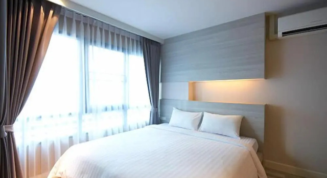 Люкс c 1 комнатой с балконом The Present Sathorn