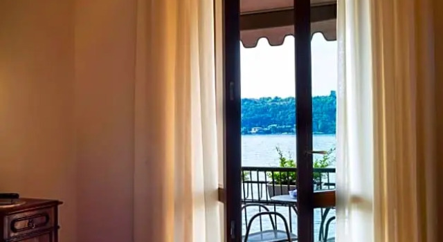 Номер Standard с видом на озеро Hotel Duomo