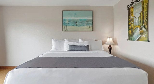 Номер Standard с 2 комнатами с видом на бассейн Waldport Bayfront Hotel & Restaurant