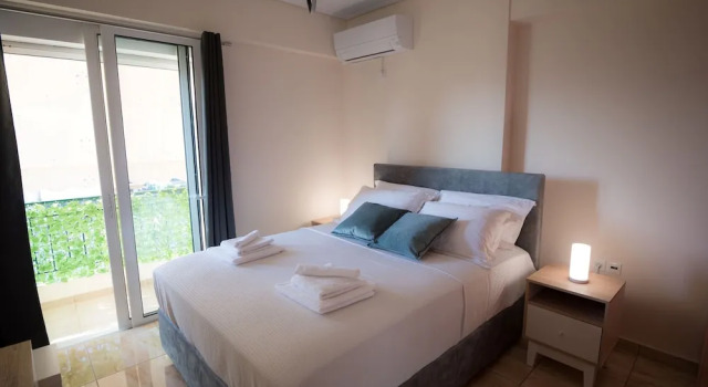 Athens Acropolis View Penthouse-center of Athens, Забронировать Апартаменты/квартира Отели Афины с парковкой, рядом с Железнодорожная станция Виктория, Парковка