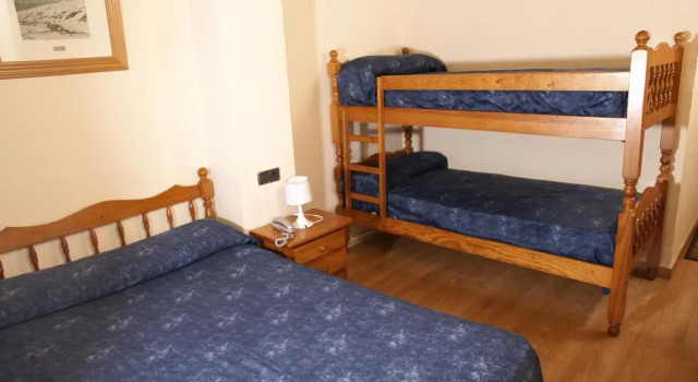 Hotel Les Neus, Забронировать Отель Отели Пас-де-ла-Каса с завтраком, Завтраки