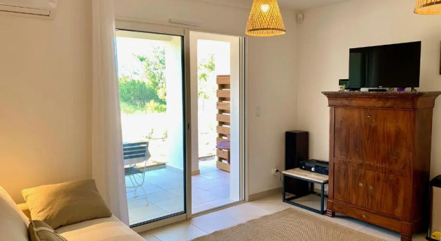 Residence Marina di Bravone - appartement 4 personnes RDC N167, Rezervasyon Daire Upper Corsica otoparklı oteller, Otopark