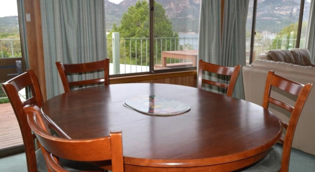 Coles Bay Waterfronter 1, Забронировать Отель Бизнес-отели Коулс-Бей, 4* 5*