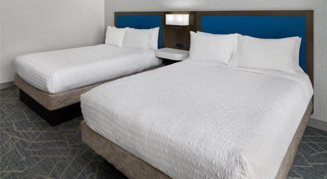 Четырёхместный номер Standard Hampton Inn & Suites Syracuse North Airport Area