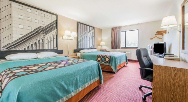 Четырёхместный номер Standard Super 8 by Wyndham Elizabethtown