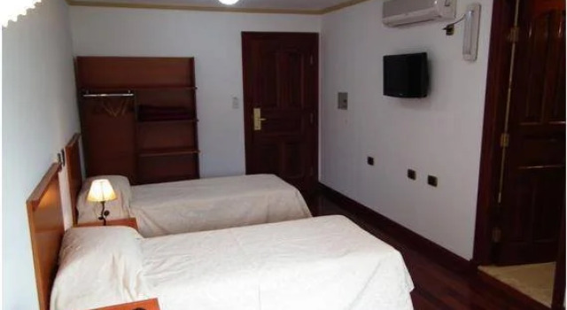 Grand Hotel Sierra de la Ventana, Rezerwuj Hotel Sierra de la Ventana Buenos Aires