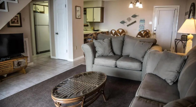 Beautiful 3 Bedroom BEACHFRONT Condo (F3) - Sleeps 10, Prenota Hotel Hotel a Alabama con piscina, Piscina