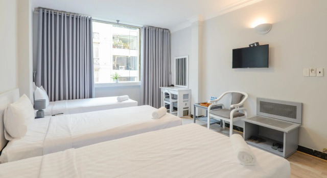 Трёхместный номер Standard с красивым видом из окна Tulips Hotel Saigon