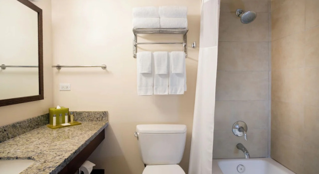 Двухместный номер Standard с частичным видом на океан Park Shore Waikiki