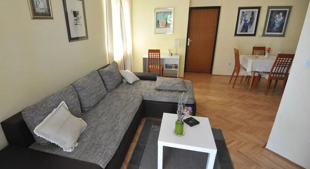 Apartments Villa Clementa, Забронировать Апартаменты/квартира Отели Задар с парковкой, рядом с Пляж Пунта Байло, Парковка