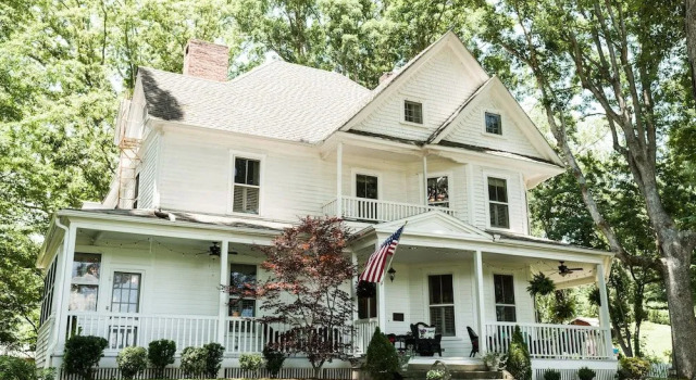 Oak Hill On Love Lane Bed and Breakfast Inn, Забронировать Отель Уэйнсвилл Аппалачи