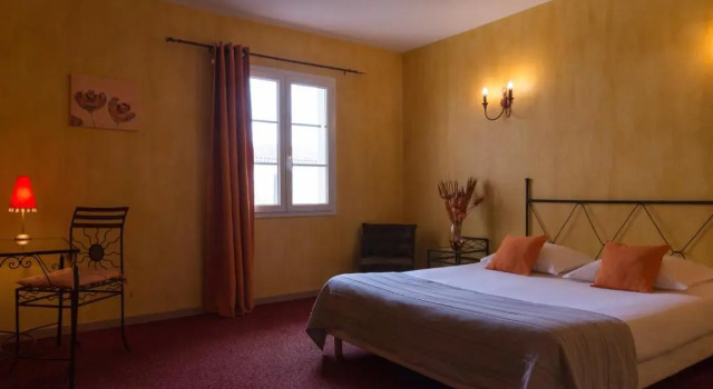 Двухместный номер Standard Hotel The Originals Aix-en-Provence Nord Le Village Provençal (ex Inte