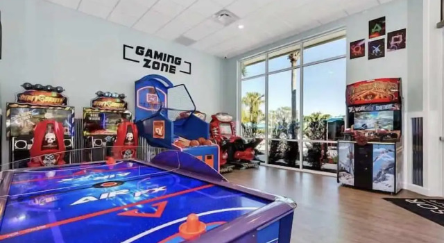 Коттедж Mario Game Room Theater Loft w/ Pool Spa Disney