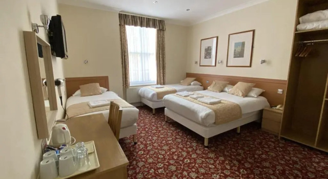Четырёхместный номер Standard Belvedere Hotel