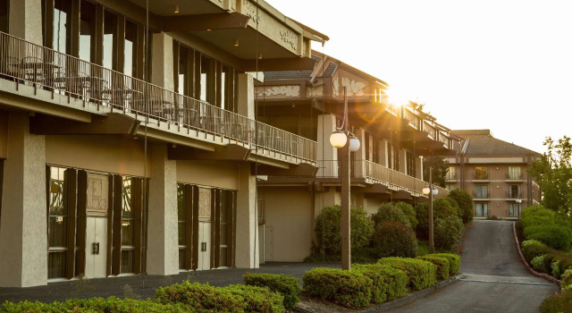 Holiday Inn Portland - Columbia Riverfront by IHG