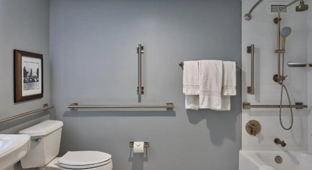 Четырёхместный номер Standard Seaview Hotel