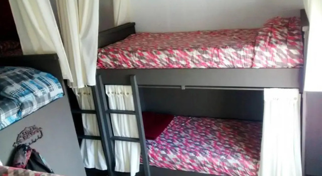 Кровать в общем номере Capital Hostel