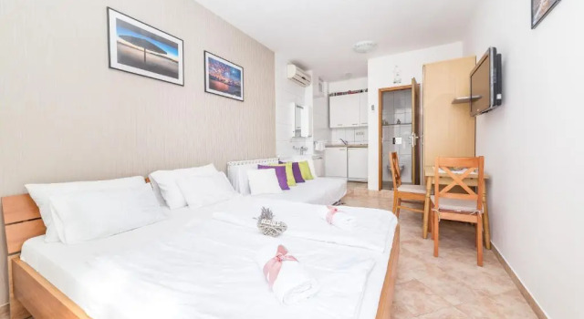 Студия Apartments Valentino