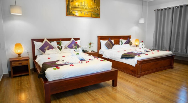 Семейный люкс с балконом и с видом на бассейн Romantic Angkor Residence