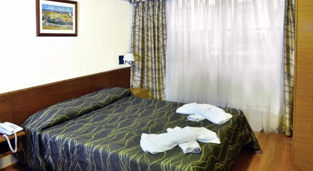 Standardowy dwuosobowy pokój Hotel Hispano