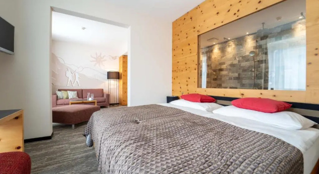 Люкс с видом на горы Sporthotel Pontresina