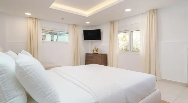 Voula Luxury Modern Living with Garden, Забронировать Вилла Виллы Вула, Вилла