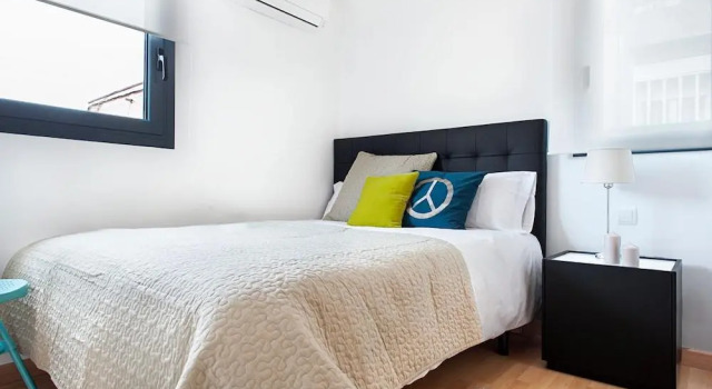 Rambla Paris Attic Apartment, Забронировать Апартаменты/квартира Барселона провинция Барселона, рядом с Jove Regina Theatre