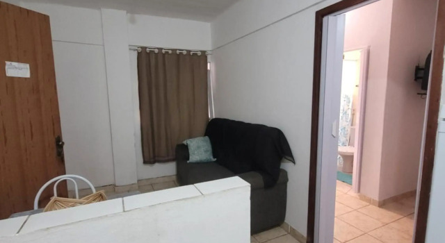 Ótimo Quarto e Sala mobiliado em itapoa.