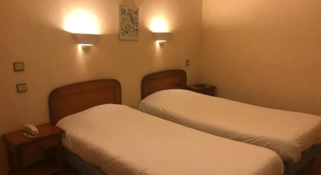 Двухместный номер Standard Hotel Des Couronnes Chateaudun