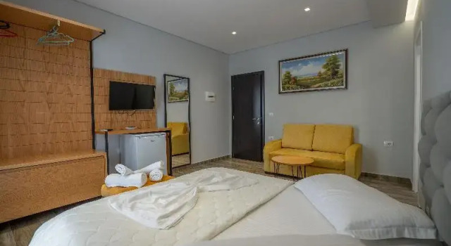 Standardowy dwuosobowy pokój i balkonem i z częściowym widokiem na morze Sunkised Hotel