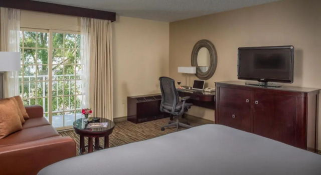 Номер Standard с балконом DoubleTree by Hilton Raleigh Durham Airport at Research Triangle Park