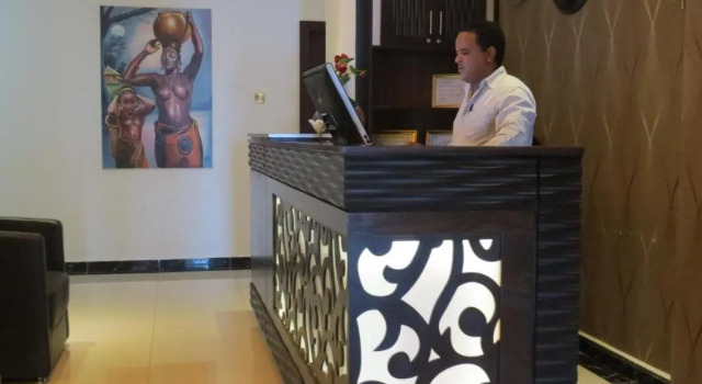 Airport Plaza Hotel
