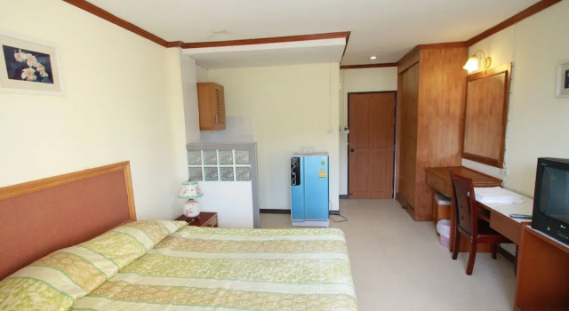 Номер Deluxe с балконом Chantorn Jomtien Guesthouse 1