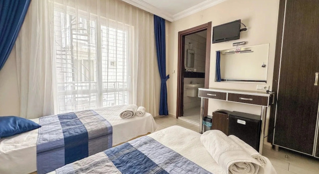 Ekonomiczny dwuosobowy pokój i balkonem Aristo Otel