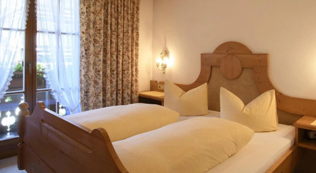 Alpasella Ferienwohnungen, Book Hotel Hotels in Vorarlberg with Parking, Parking