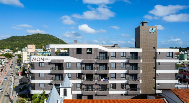 AION suítes 102 - Compacto e luxuoso Loft - Rooftop com piscina e academia - À poucos passos da praia, Забронировать Отель Отели Бомбиньяс 3 звезды, рядом с Пляж Quatro Ilhas Beach, 3*