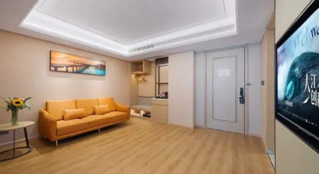 Люкс Vienna International Hotel （Tongnan Red Star Macalline）
