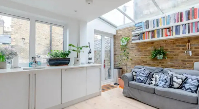 Beautifully Designed 2BD House - by Queen's Park!