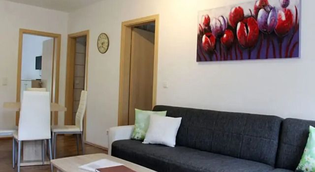 Pear - On the Fruit Tree, Prenota Appartamento Hotel a Brandeburgo con parcheggio, Parcheggio