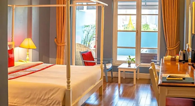 Двухместный номер Deluxe The Frangipani Royal Palace Hotel