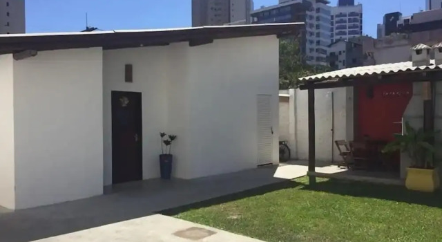 Casa Larrosa