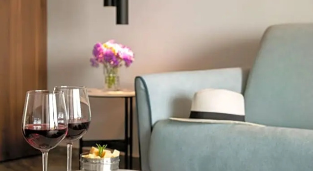 Номер Standard Дуплекс с балконом и с видом на море Mercure Larnaca Beach Resort