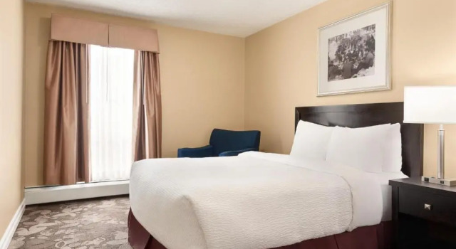 Двухместный люкс c 1 комнатой Nova Inn Yellowknife