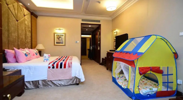 Двухместный номер Business с балконом и с видом на сад Xijiao State Guest Hotel