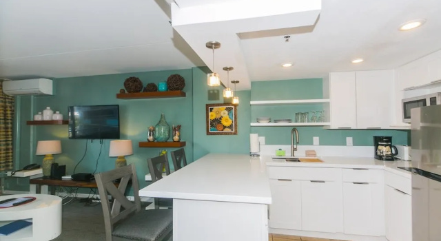 Номер Standard c 1 комнатой Spacious One Bedroom Harbor View Condos at Ilikai Marina With Private Balcony