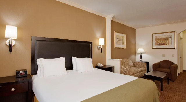 Aspen Grand Hotel, Book Hotel La Porte Houston