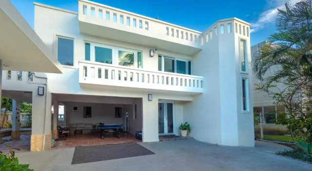 Newly Renovated 8 Bedroom Ocean Front Villa with Pool, Book Villa Rio Grande Puerto Rico